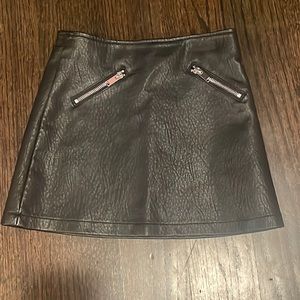 Forever 21 vegan leather mini skirt size 7/8